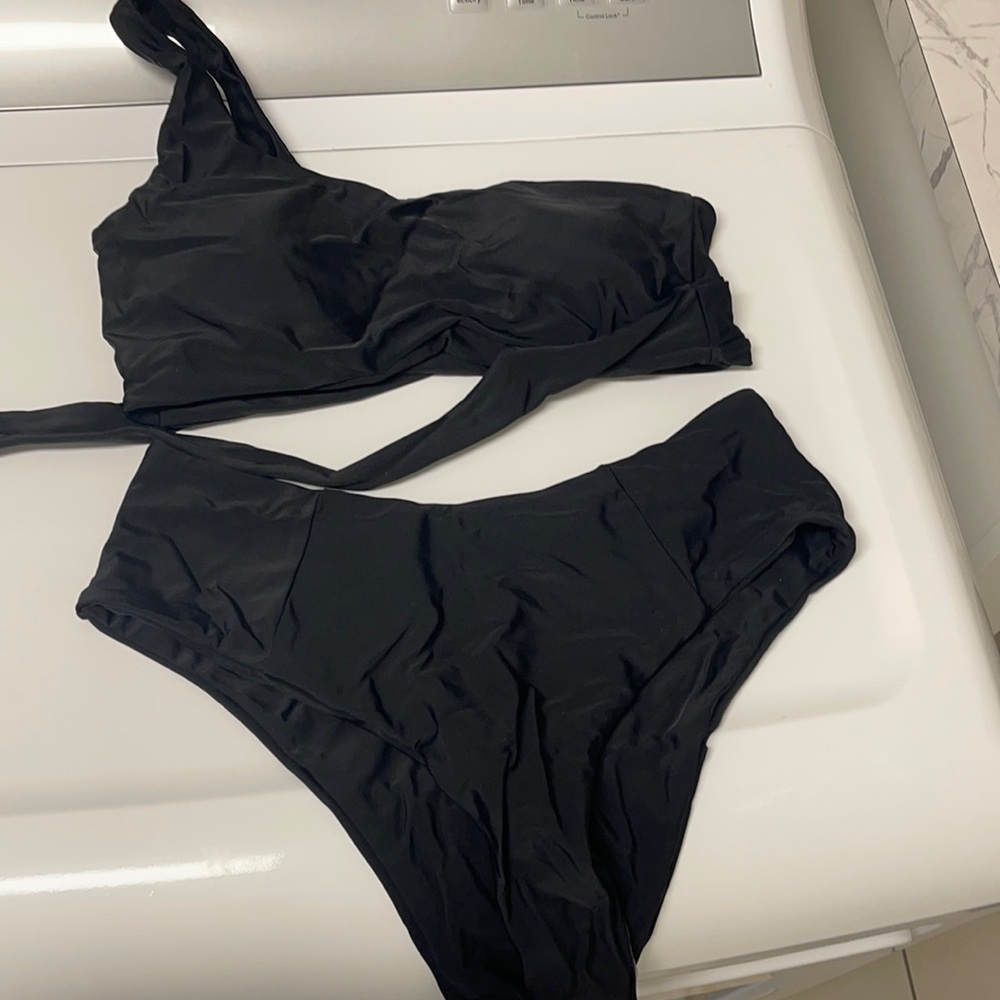 NWT black bikini